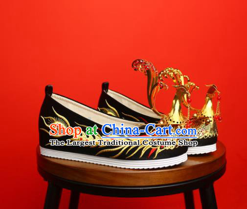 China Traditional Wedding Embroidered Shoes Handmade Bride Black Satin Shoes Golden Phoenix Shoes