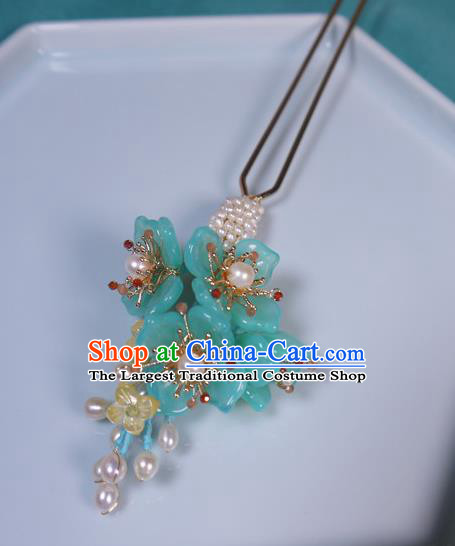 China Handmade Ancient Princess Green Plum Hair Stick Traditional Ming Dynasty Pearls Hairpin