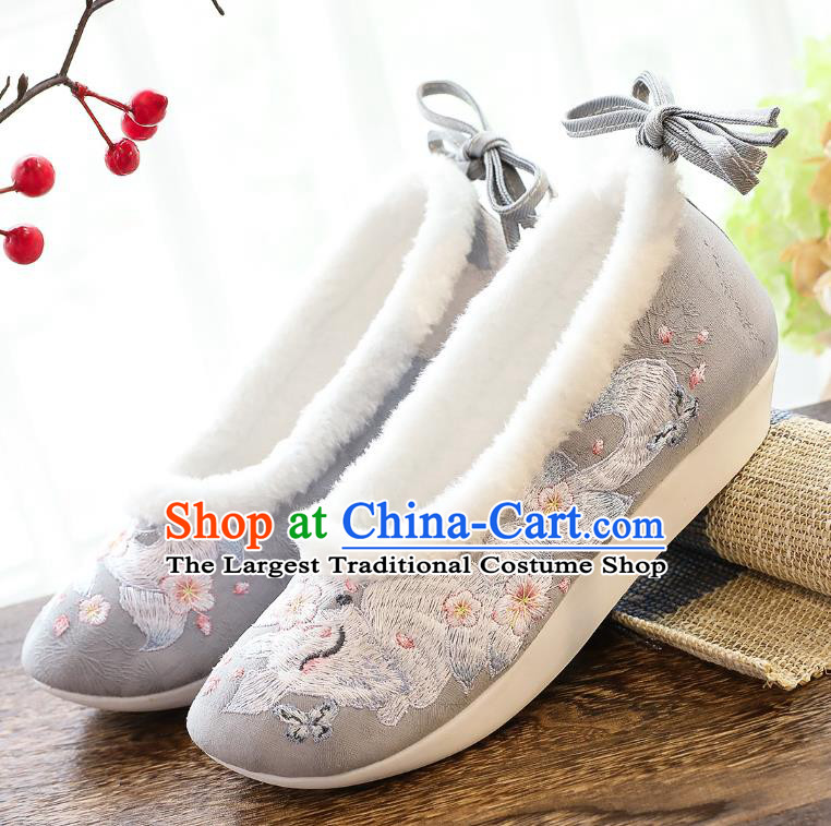 China Traditional Women Hanfu Shoes Winter Grey Cloth Shoes Classical Embroidered Fox Shoes