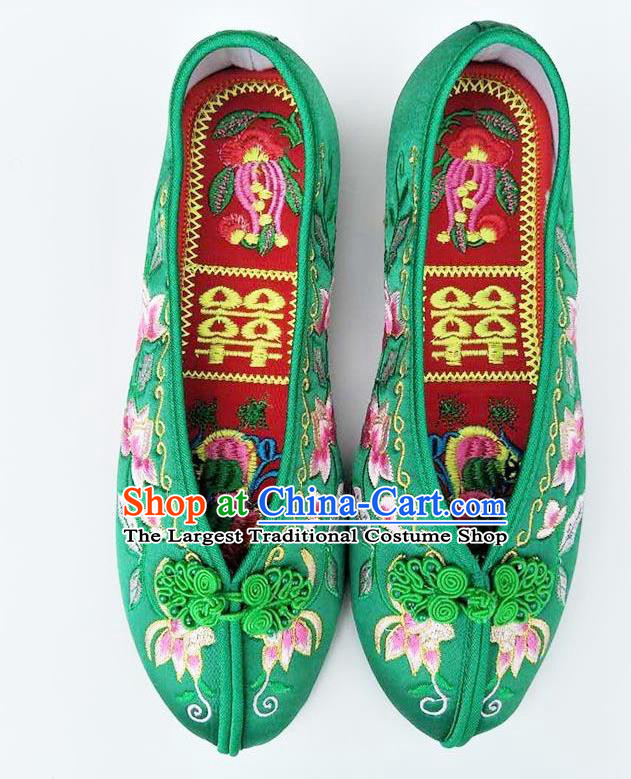 China Traditional Embroidered Shoes Wedding Green Satin Shoes Classical Xiuhe Shoes