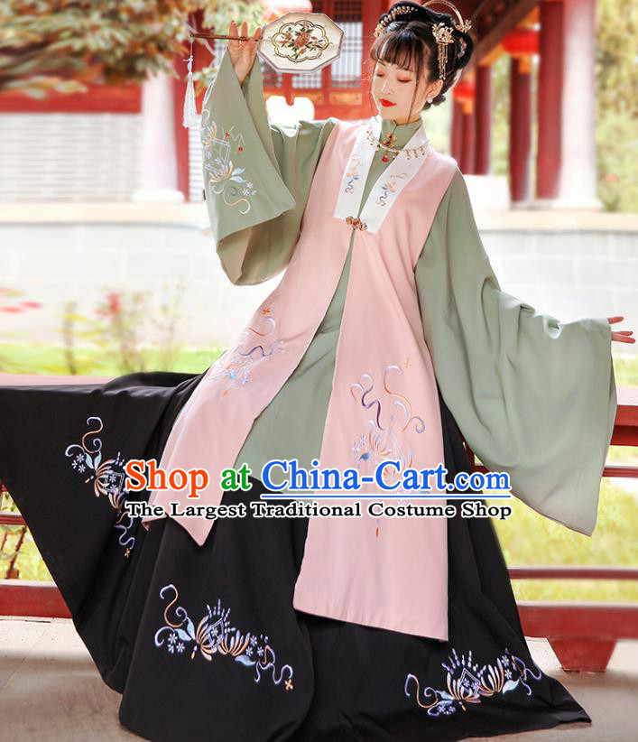 Chinese Ancient Noble Lady Embroidered Costumes Traditional Ming Dynasty Royal Princess Hanfu Clothing