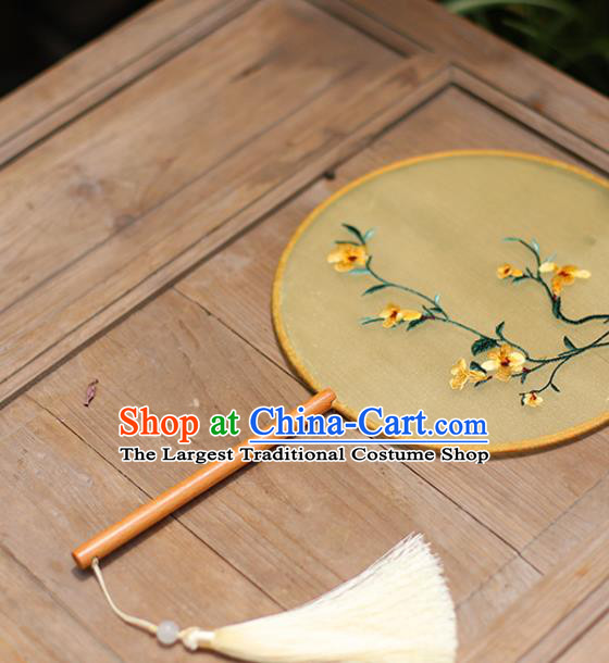 China Handmade Hanfu Palace Fan Embroidered Flowers Circular Fan Traditional Cultural Dance Light Yellow Silk Fan