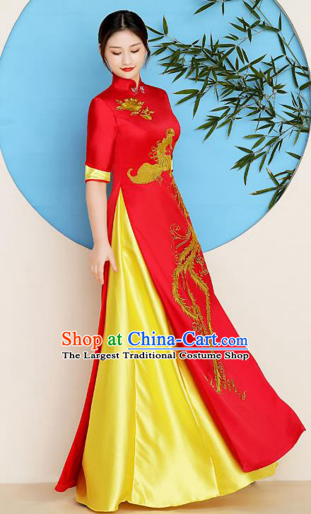 China Wedding Mother Clothing Stage Performance Embroidery Golden Phoenix Cheongsam Catwalks Red Satin Qipao Dress