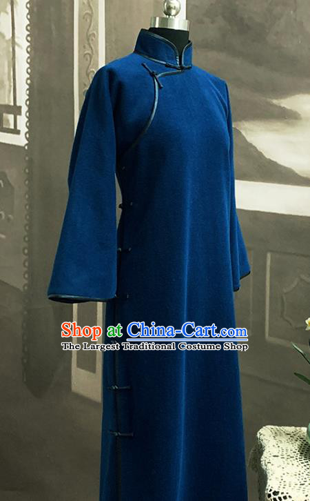 Republic of China Civilian Woman Cheongsam Traditional Wide Sleeve Blue Woolen Qipao Dress Costume