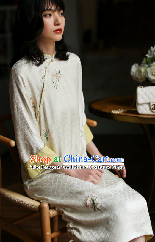 Republic of China Embroidered Beige Cheongsam Costume Traditional Minguo Young Lady Qipao Dress