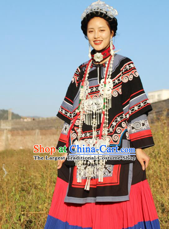 China Yi Nationality Minority Wedding Outfits Clothing Traditional Liangshan Ethnic Bride Costumes and Headwear