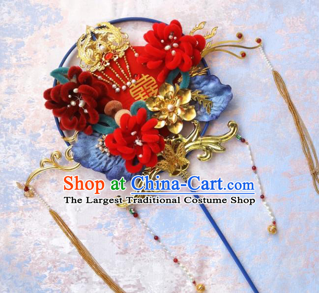 China Traditional Wedding Fan Handmade Red Velvet Chrysanthemum Palace Fan Classical Golden Tassel Circular Fan