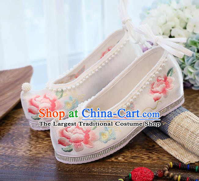 China Traditional Pearls Shoes Handmade White Satin Shoes National Embroidered Peony Hanfu Shoes