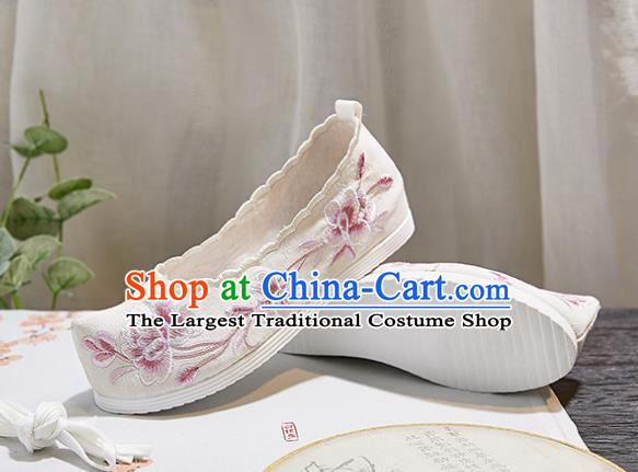 China Handmade Princess White Cloth Shoes National Embroidered Flowers Shoes Traditional Ming Dynasty Hanfu Shoes