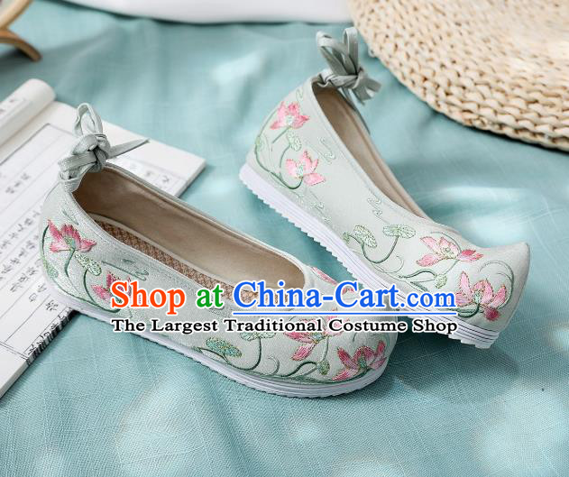 China Traditional Ming Dynasty Hanfu Shoes Handmade Princess Shoes National Embroidered Lotus Light Green Cloth Shoes