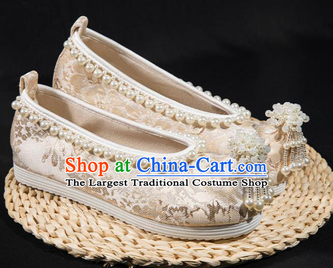 China Ancient Princess Pearls Tassel Shoes Traditional Ming Dynasty Hanfu Shoes Handmade White Satin Shoes