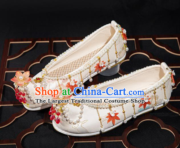 China Embroidered Shoes Traditional Ming Dynasty Princess Shoes Handmade Hanfu White Cloth Shoes