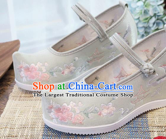 China National Light Green Cloth Shoes Traditional Wedge Shoes Embroidered Plum Blossom Shoes