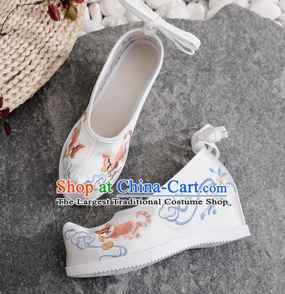 Chinese Embroidered Cat Shoes National Woman Shoes White Cloth Wedge Heel Shoes