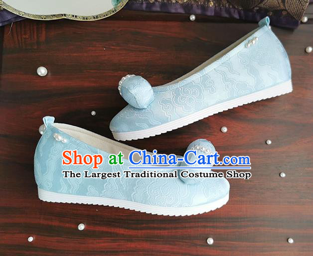 China Traditional Court Hanfu Shoes Ancient Jin Dynasty Princess Pearls Shoes Handmade Light Blue Cloth Shoes