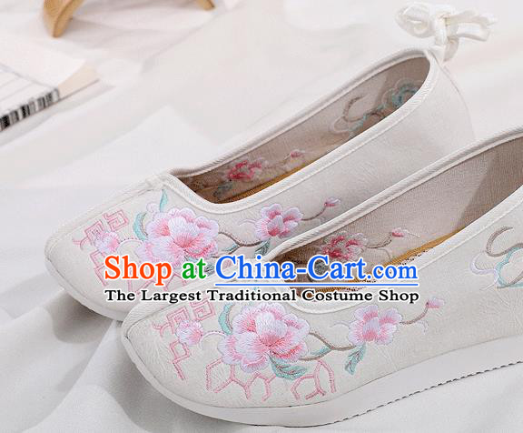 China Traditional Embroidered Hanfu Shoes Ancient Princess Shoes Handmade Beige Cloth Shoes