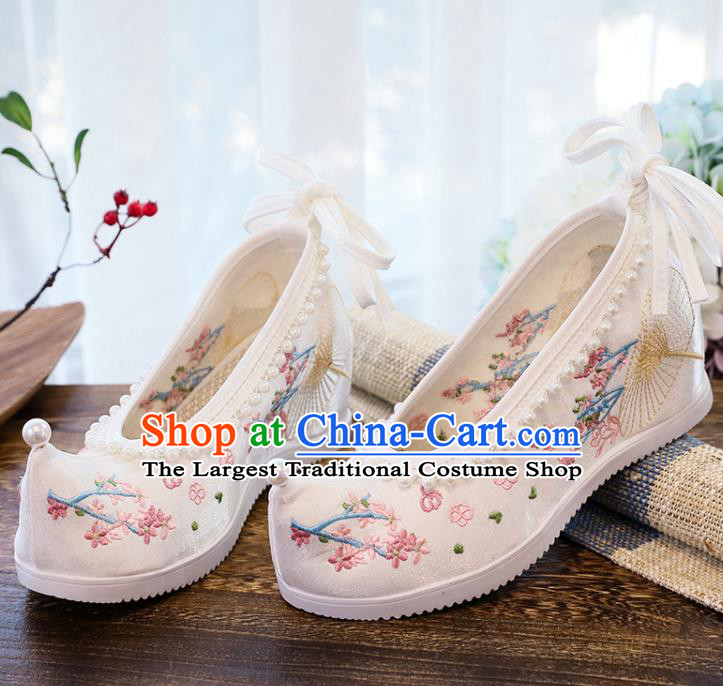 Chinese National Wedge Heel Shoes Embroidery White Cloth Shoes Traditional Woman Shoes