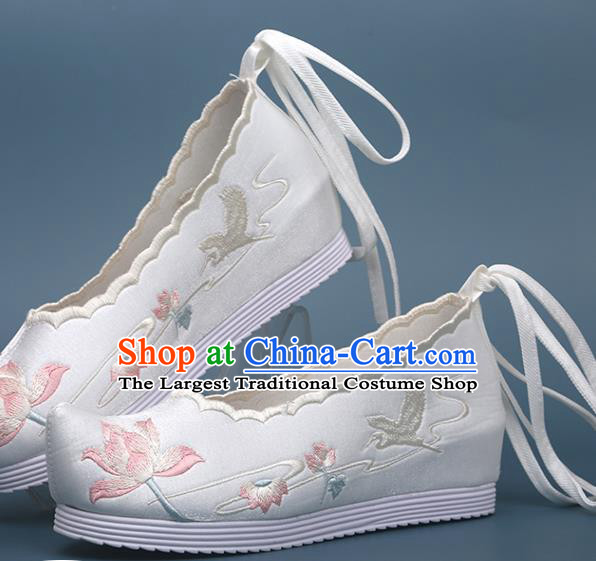 Chinese National Embroidery Lotus Satin Shoes Traditional Hanfu Shoes Classical Dance Shoes