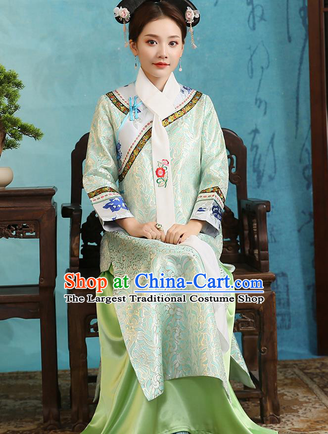 China Ancient Qing Dynasty Court Maid Green Dress Garments Traditional Manchu Woman Clothing and Hair Accessories