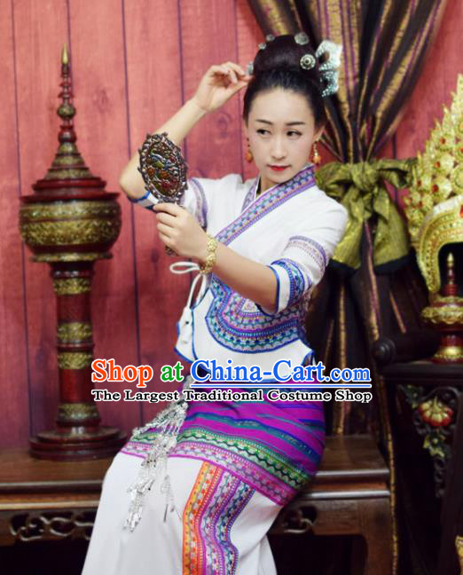 China Yunnan Ethnic Female White Blouse and Skirt Uniforms Dai Nationality Water Splashing Festival Clothing