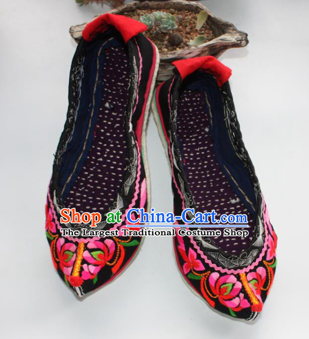 Chinese Handmade Yi Nationality Female Shoes Yunnan Black Satin Shoes Traditional Ethnic Embroidered Shoes