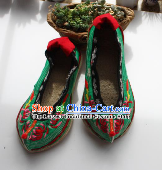 Chinese Yi Nationality Woman Shoes National Yunnan Embroidered Shoes Handmade Ethnic Dance Green Satin Shoes