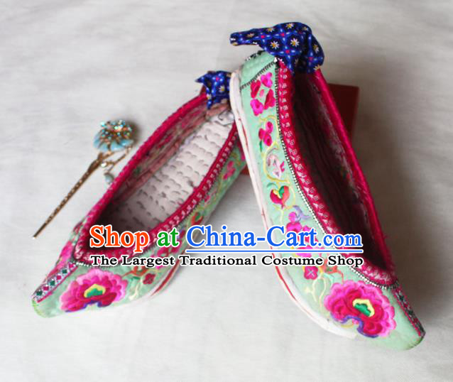 Chinese Handmade Ethnic Dance Green Satin Shoes Yi Nationality Woman Shoes National Yunnan Embroidered Shoes