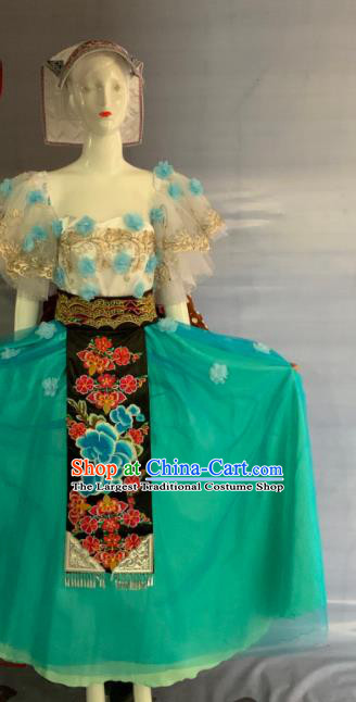 Chinese Puyi Minority Folk Dance Green Dress Uniforms Guizhou Ethnic Festival Garment Costume Bouyei Nationality Woman Clothing and Headwear