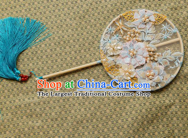 China Traditional Wedding Pearls Fan Bride Palace Fan Classical Embroidered Fan Handmade Silk Fan