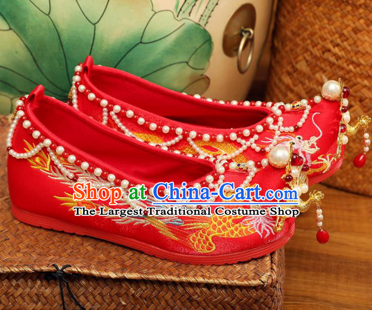 China Hanfu Shoes Classical Wedding Shoes Embroidered Pearls Shoes Handmade Golden Phoenix Bride Shoes XiuHe Red Satin Shoes