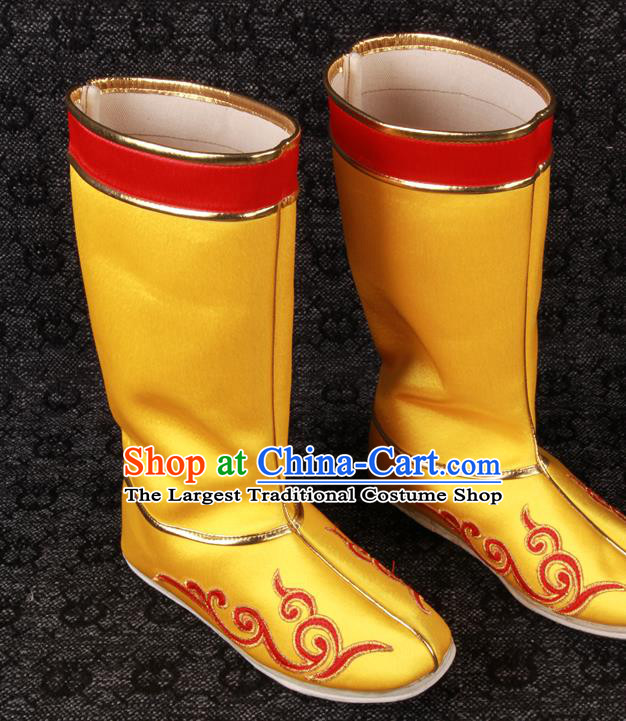 Chinese Traditional Emperor Hanfu Boots Ming Dynasty Monarch Yellow Satin Shoes Ancient Lord Embroidered Shoes for Men