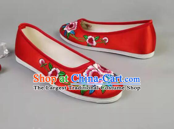 Chinese Red Satin Shoes Embroidered Begonia Flower Wedding Shoes Handmade Old Peking Strong Cloth Soles Shoes