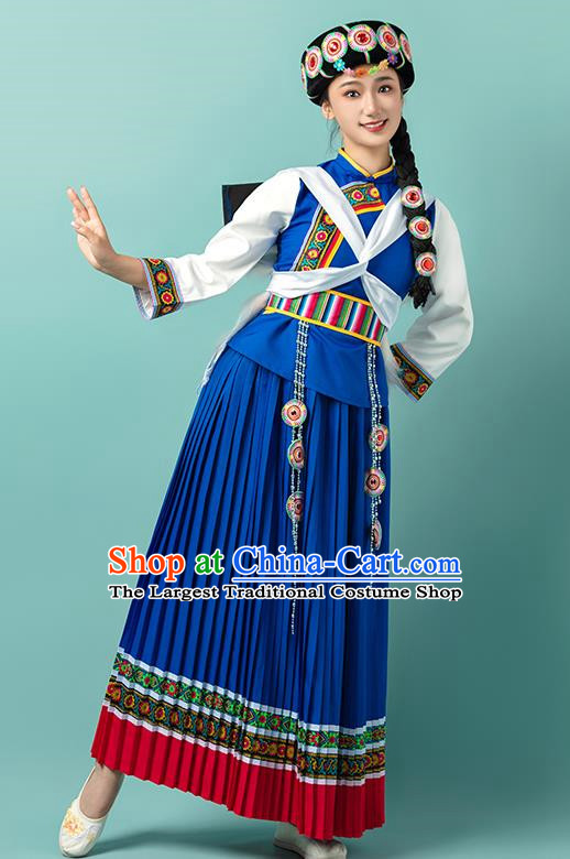 Women 56 Minority Costumes Of Naxi Nationality In Yunnan