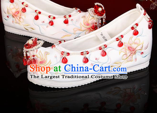 White Color Hanfu Shoes Embroidery Inner Increase Original Pearl Chinese Style Xiuhe Shoes Ancient Costume