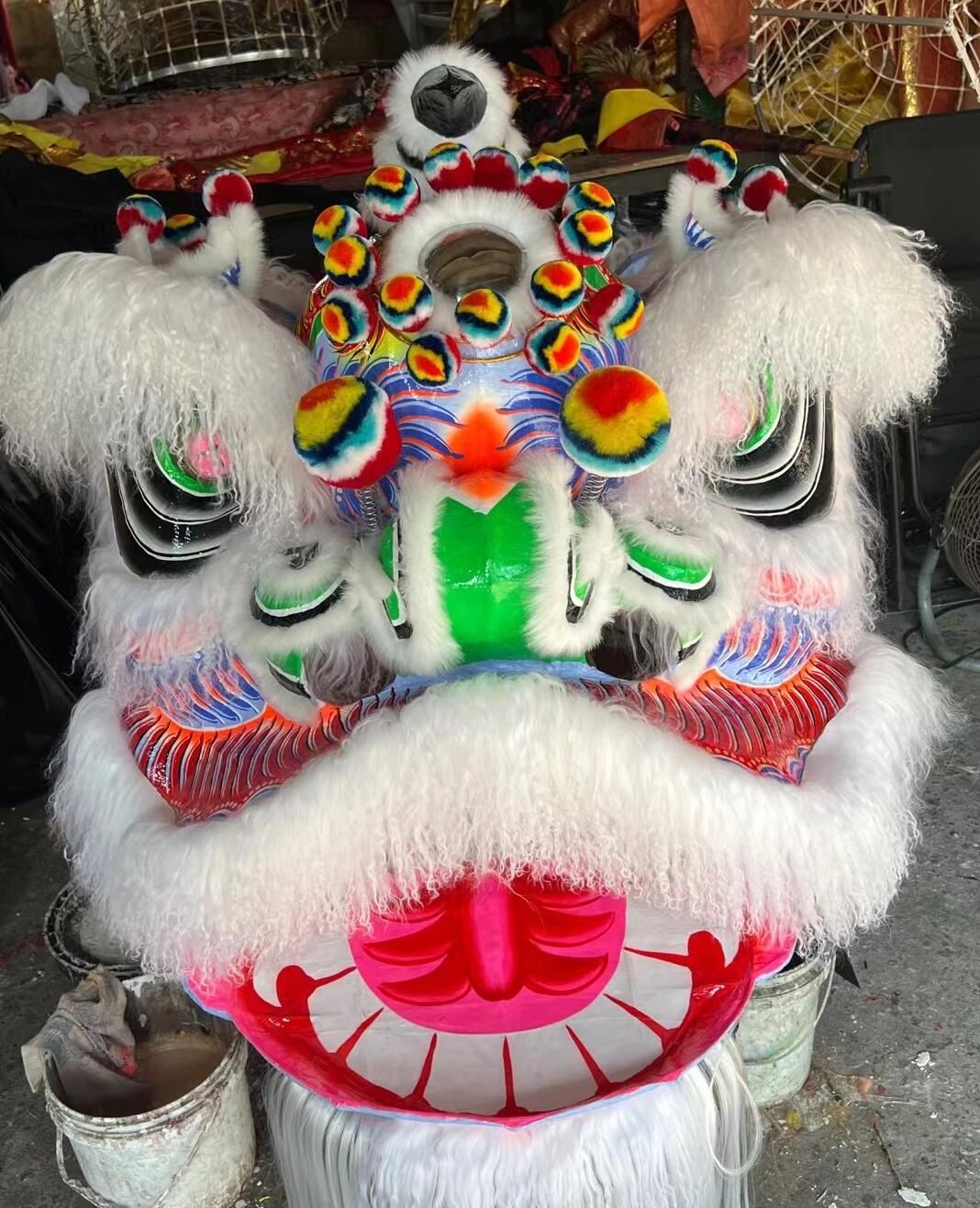 Top Radish Fur Lion Dance Costume Traditional Chinese Festival Dance Lion Head and Clothes Complete Set
