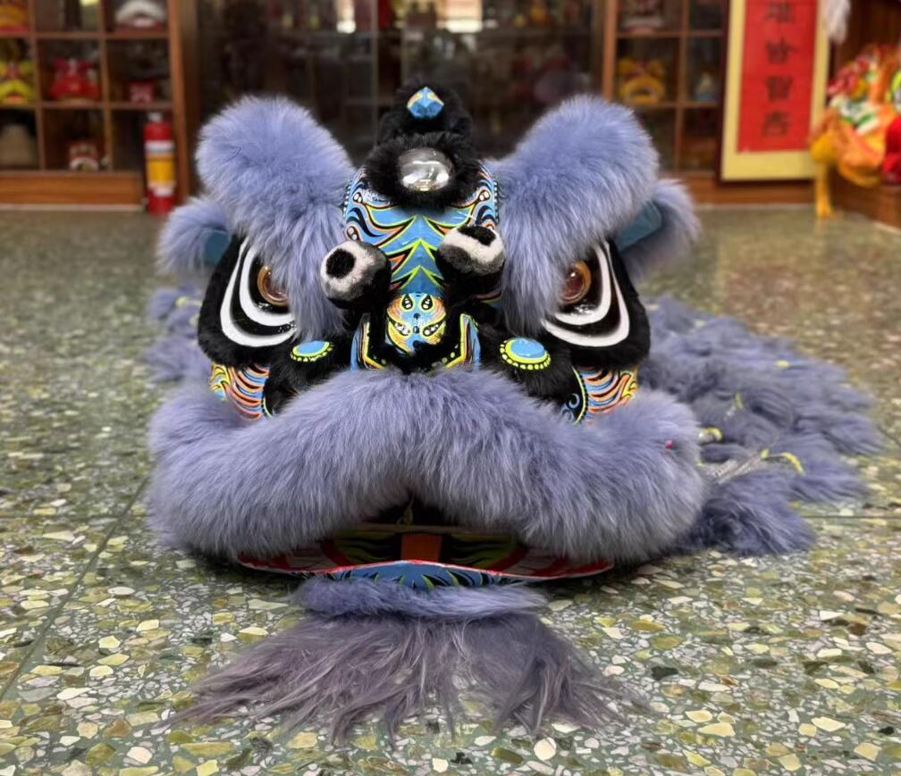 Handmade Chinese Fut San Lion Head Grey Wool Lion Dance Clothing Celebration Dancing Lion Costume Complete Set